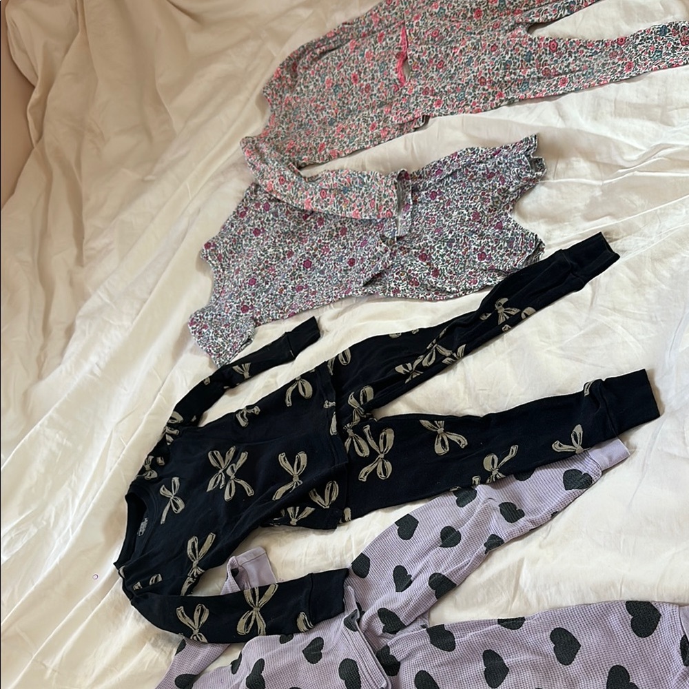Toddler girls pajama bundle size 2T and 3T total four sets